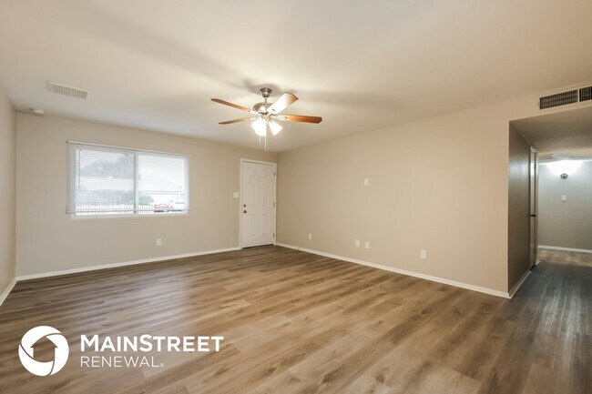 Foto del edificio - 15248 N 36th St