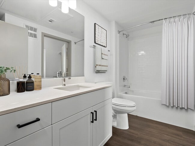 Building Photo - Pinyon Apartments