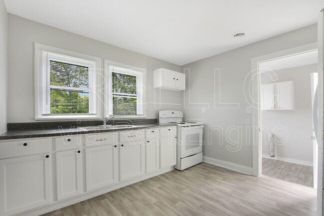 Foto del edificio - 5413 Distler Ln