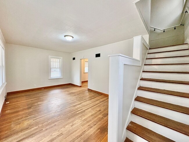 Building Photo - Convenient Living on Medora St: 3-Bedroom Home Near Dining & Downtown