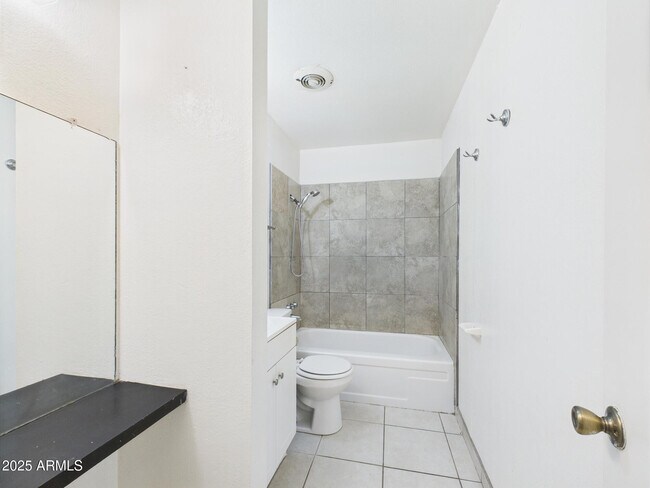 Foto del edificio - 3027 N 37th St