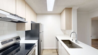 Interior Photo - Eight 80 Newport Beach