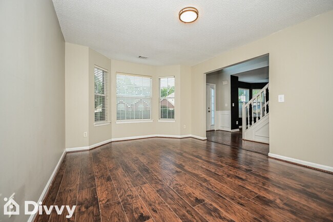 Building Photo - 825 Brisley Cir