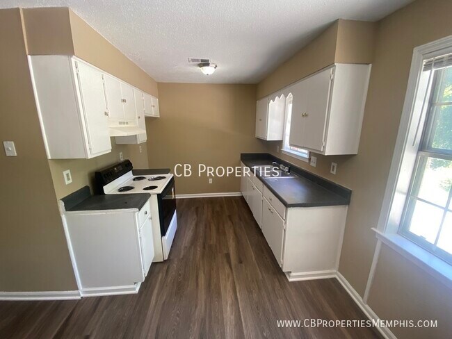 Building Photo - 3873 Kerston Dr