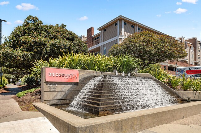 Foto del edificio - 6400 Christie Ave