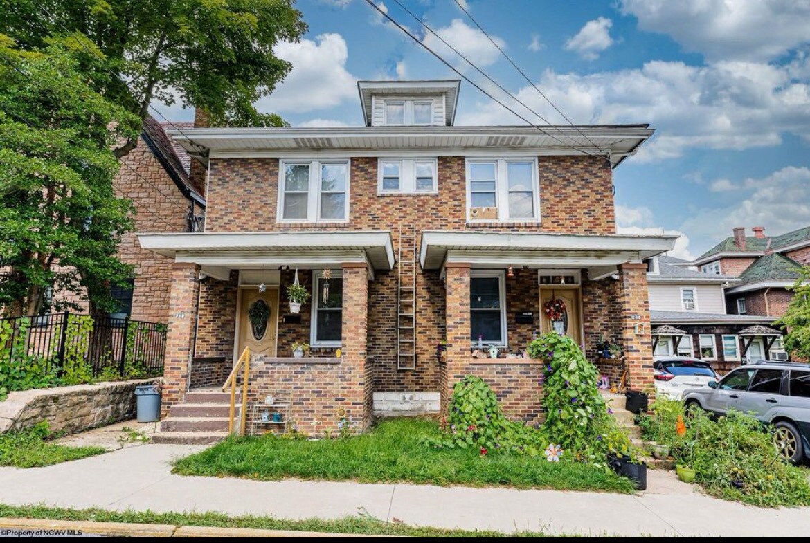 Foto principal - 210 S High St