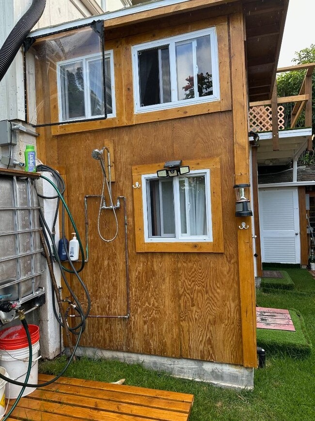 Building Photo - 4448 Sierra Dr