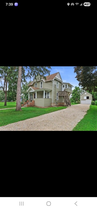 Primary Photo - 408 1/2 E Washington St