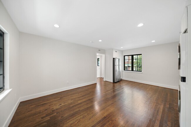 Foto del edificio - 520 Lovett Blvd