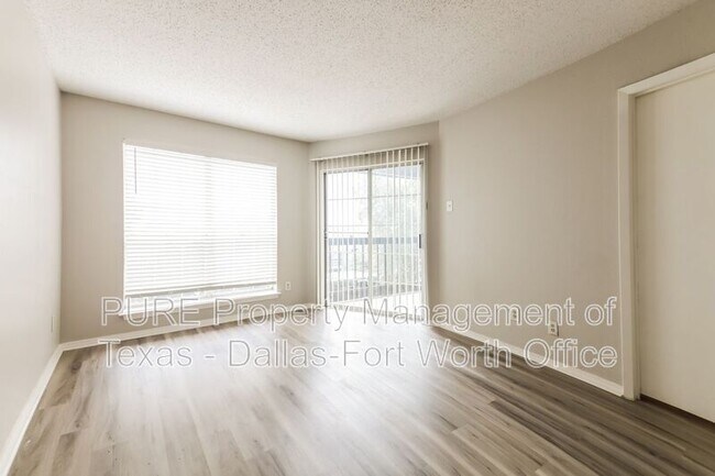 Foto del edificio - 18333 Roehampton Dr