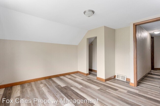 Foto del edificio - 3 br, 1 bath House - 413 Nassau Street