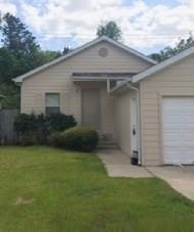 Building Photo - 11810 Greenglen Dr