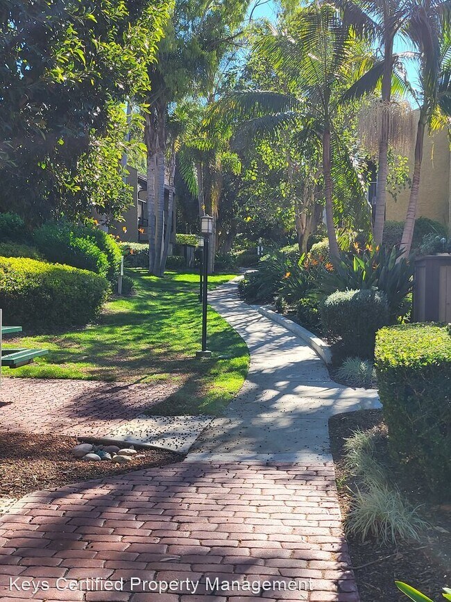 Building Photo - 2 br, 2 bath House - 13343 Rancho Penasqui...