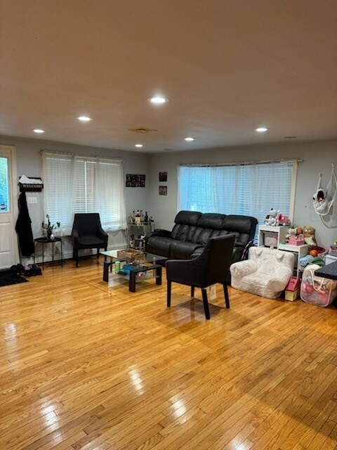 Foto del edificio - 97 Greenvale Ave