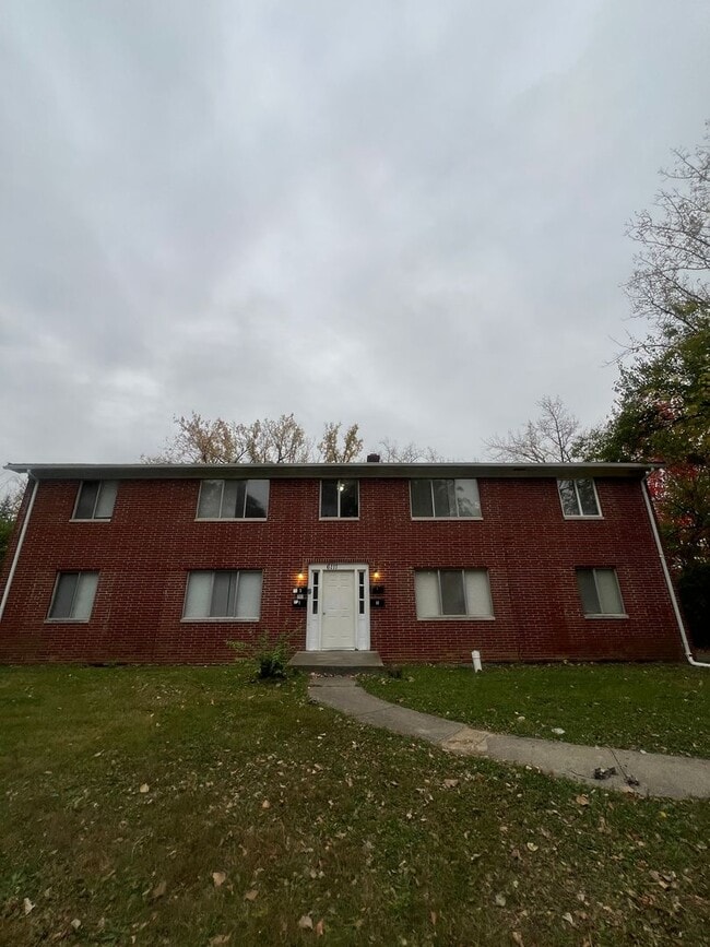 Building Photo - 6111 Laurel Hall Dr
