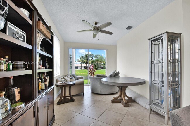 Foto del edificio - 8713 NW 6th Ct