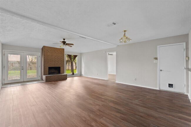 Building Photo - 2819 Sugar Wood Dr
