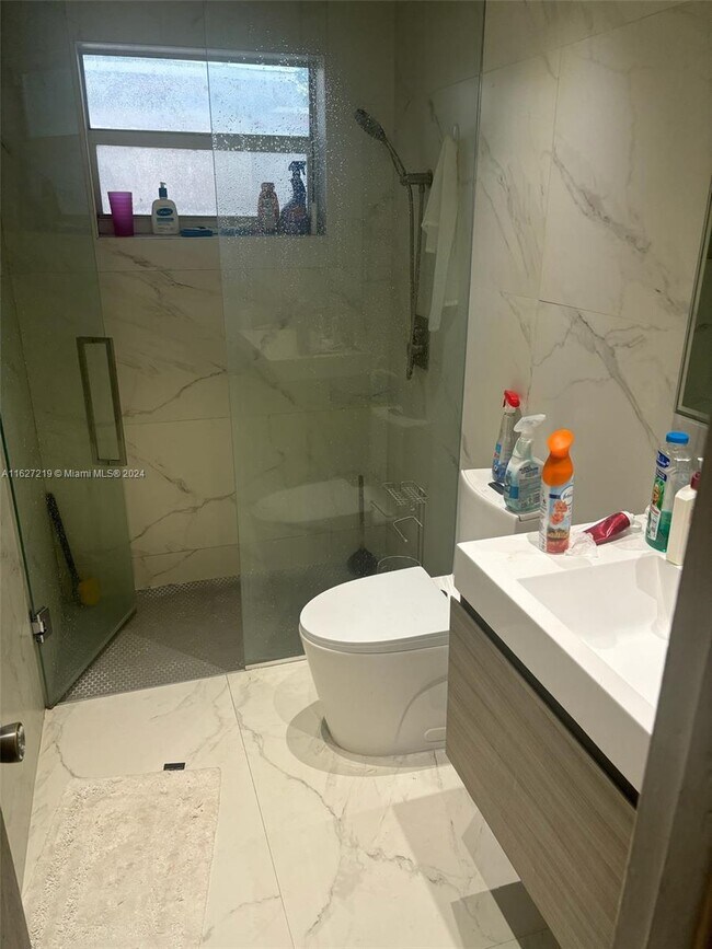 Foto del edificio - 7824 Miramar Pkwy