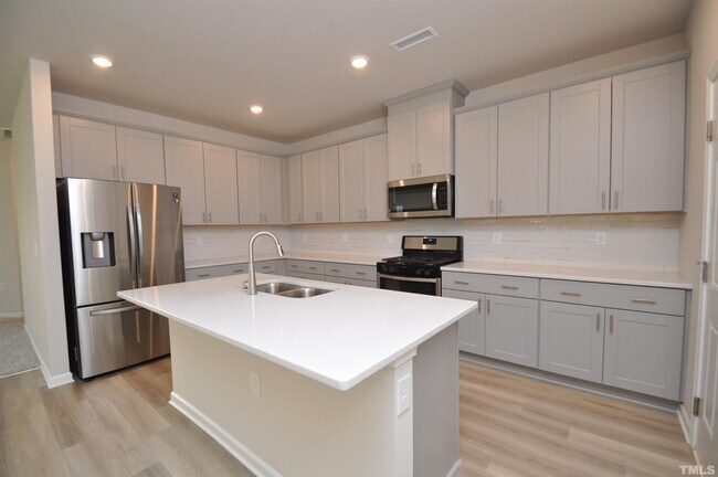 Building Photo - 117 Boone Lake Way