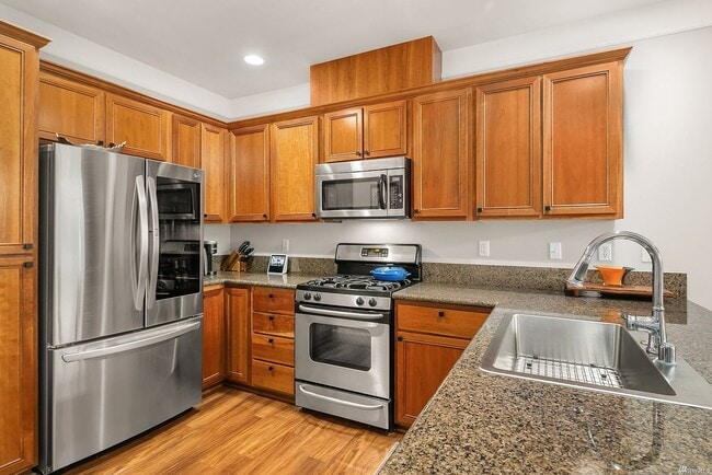 Photo - Renton/Talbot area Townhome in gated community!  3 bedroom 3.5 bathroom. Available NOW!!