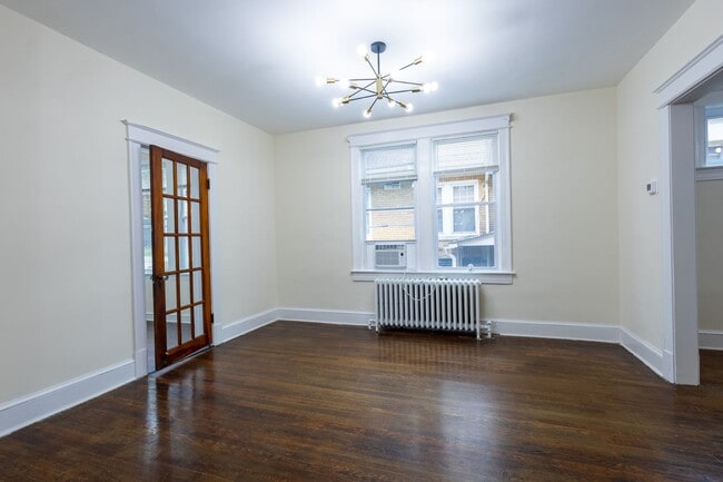 Building Photo - Lovely 4 BR/2 BA Semi Detached Home in Ran...