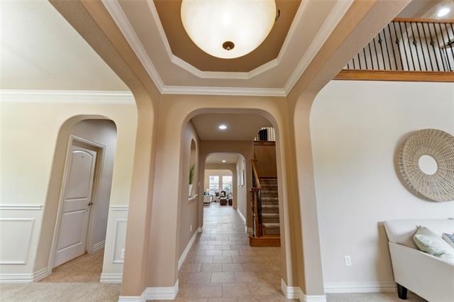 Building Photo - 699 Fall River Dr