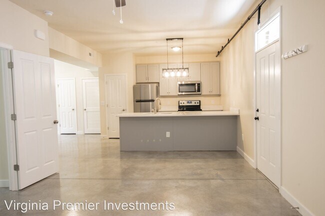 Building Photo - 808 N 21st St