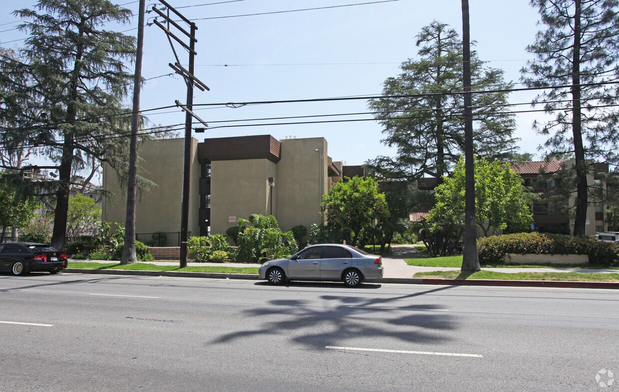 Building Photo - Villa Valley Apartments