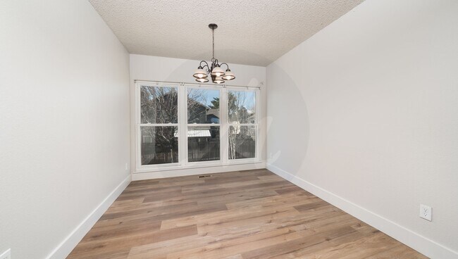 Foto del edificio - Updated Two story Home in the Sundown Neig...