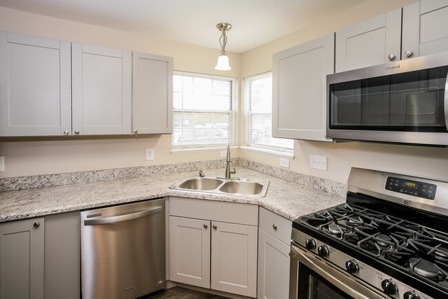 Building Photo - Captivating Home in Westfield
