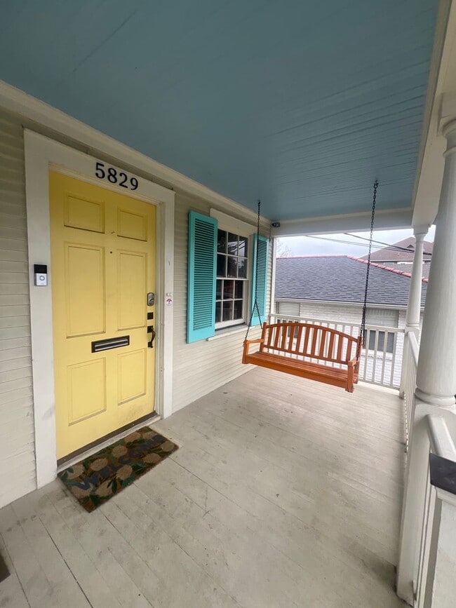 Photo - 5 BR- Available now or January lease - Ren... Townhome