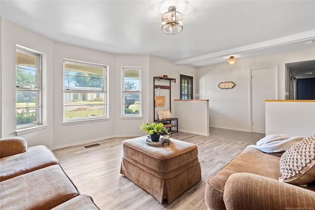 Foto del edificio - 2026 11th Ave NW