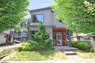 Building Photo - 2273 SE 77th Ave