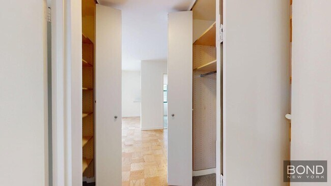 Foto del edificio - 247 W 87th St