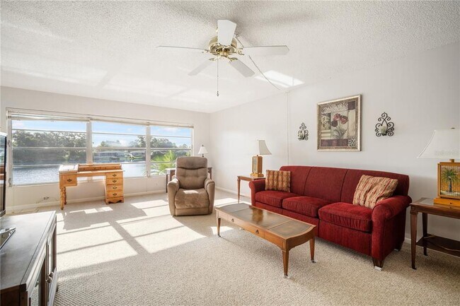Foto del edificio - 1655 S Highland Ave