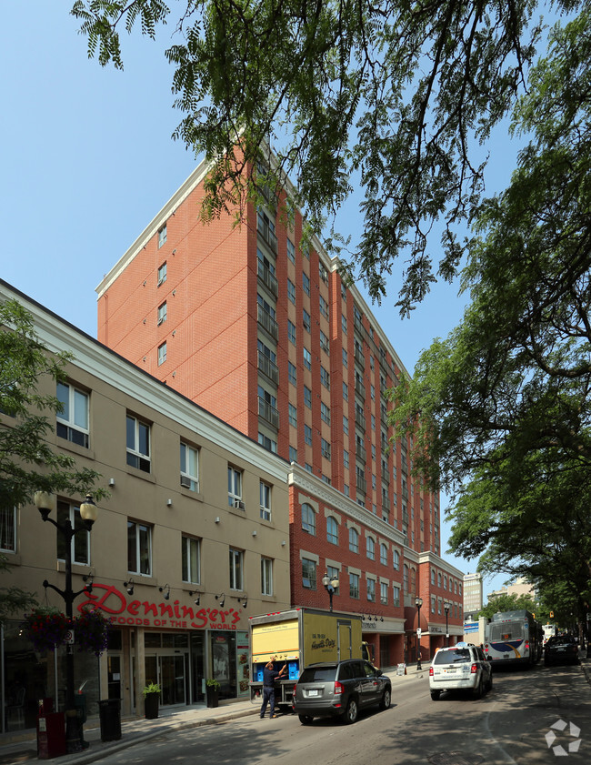 Building Photo - Terraces on King