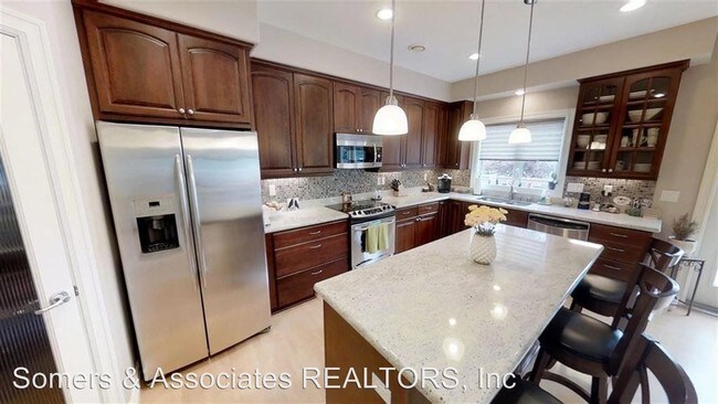 Building Photo - 3 br, 3 bath House - 482 West Pointe Circle.