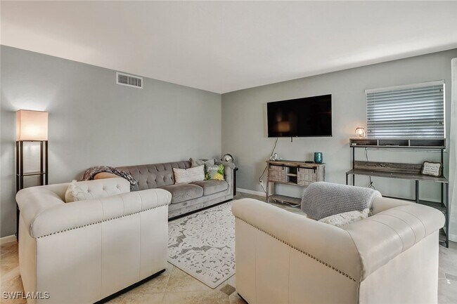 Foto del edificio - 1351 Curlew Ave