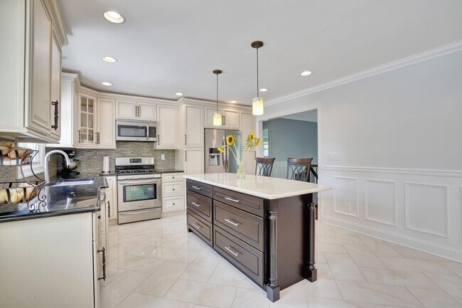 Foto del edificio - 785 Norwood Ave