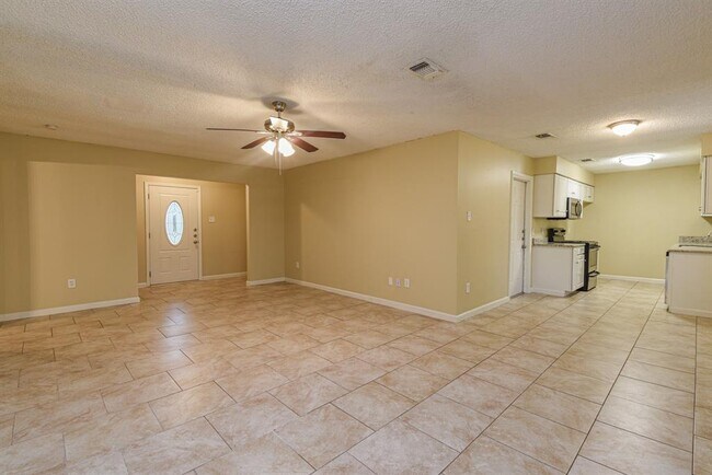 Foto del edificio - 1732 Dolphin Dr