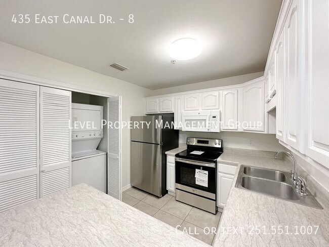 Foto del edificio - 435 E Canal Dr