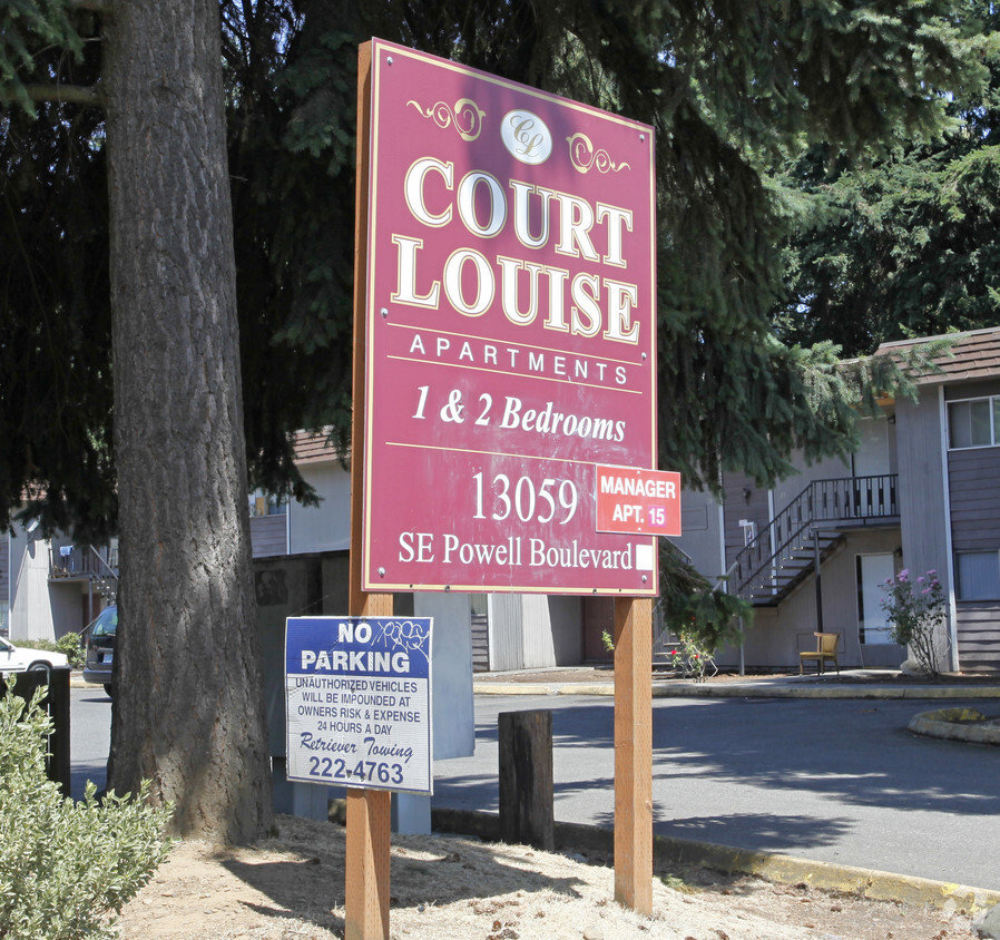 Court Louise - Fairhaven Apartments