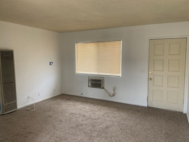 Building Photo - 918-920 Calhoun Pl