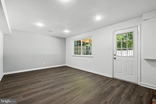 Foto del edificio - 8015 Steeple Chase Ct