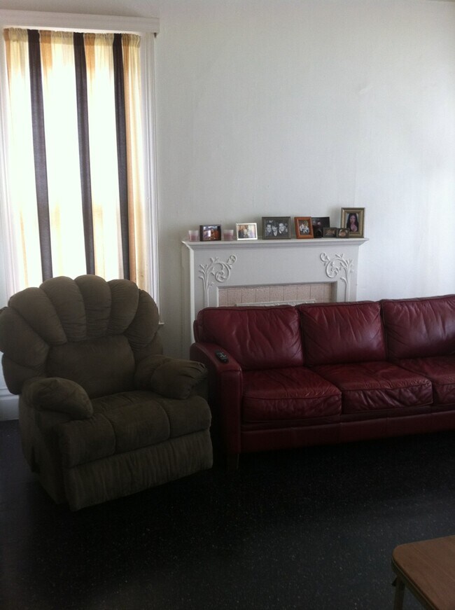Foto del edificio - 1215 W 30th St