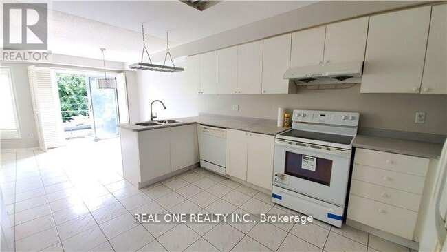 Building Photo - 2885 Galleon Crescent
