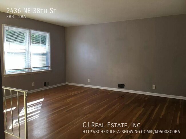 Building Photo - 2436 NE 38th St