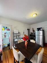 Building Photo - 1305 Parkwood Blvd