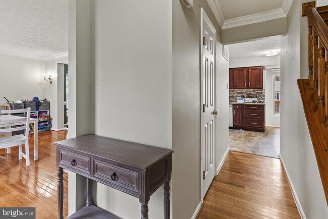 Foto del edificio - 6018 River Birch Ct