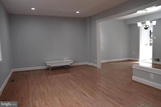 Building Photo - 8128 Larkin Ln